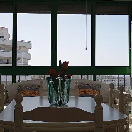 Your Terrace On The Ocean דירה *